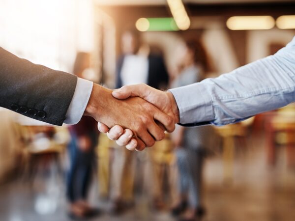 Chaque projet mérite une approche stratégique, humaine et personnalisée. Voici les étapes clés pour réussir la vente de votre entreprise selon Group p.