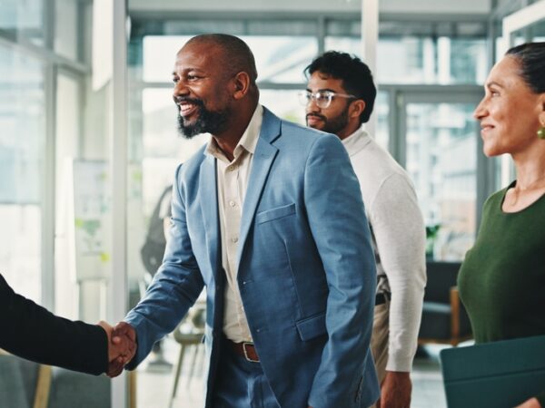 Céder son entreprise ne se fait pas d’un claquement de doigts. C’est la conclusion d’un long processus qui peut prendre jusqu’à quelques années.